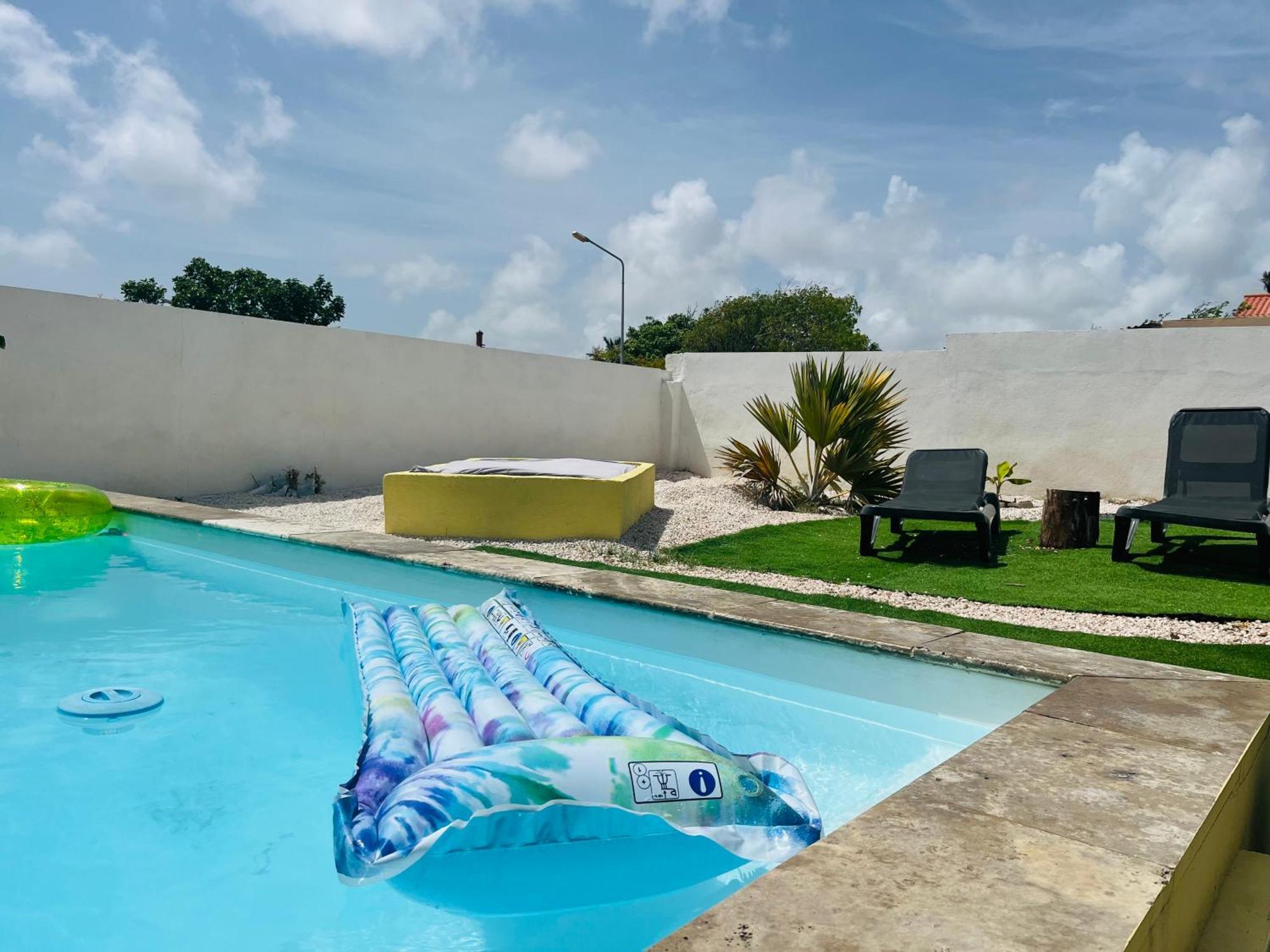 Hotel Bon Bini Kokolishi Willemstad Exterior foto